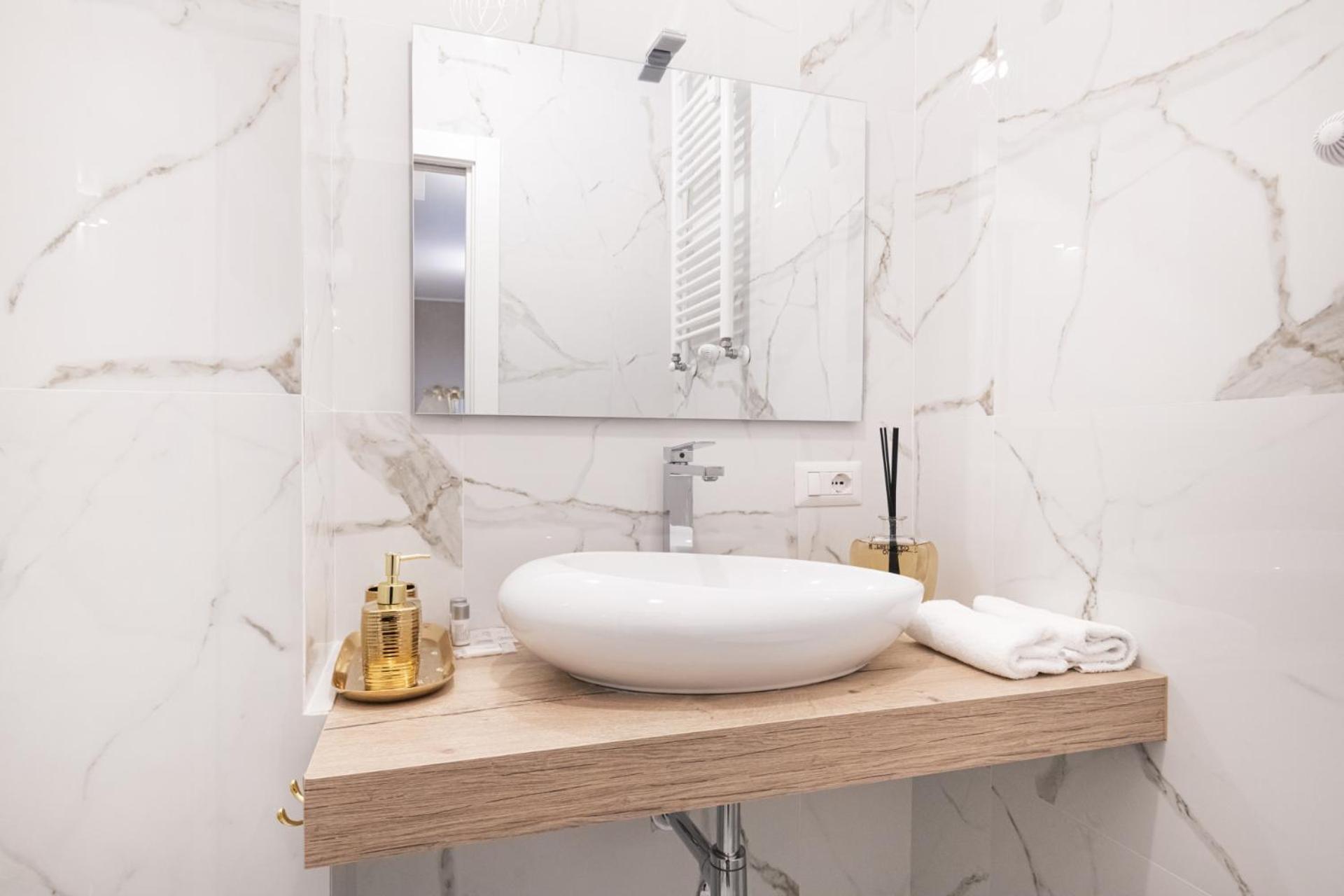 Easylife - Golden Suite Milan Luaran gambar